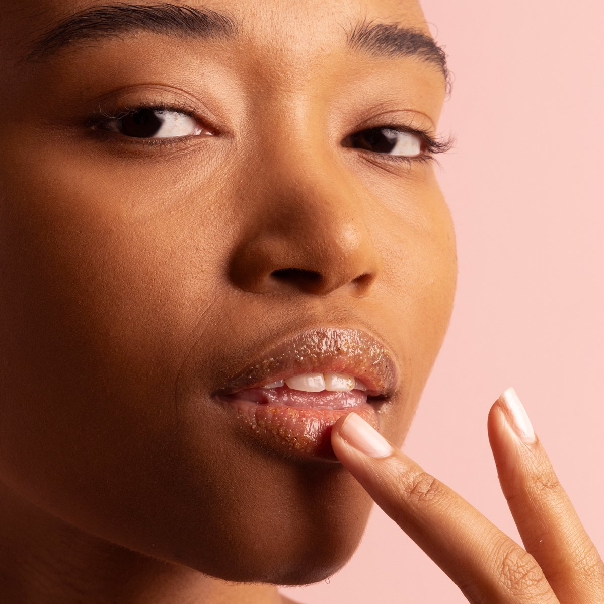 The Kissu Lip Scrub Daily Lip Scrub for Moisture Support